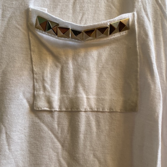 Bozzolo White V-Neck w/ Silver Studded Front Pocket - Picture 2 of 4